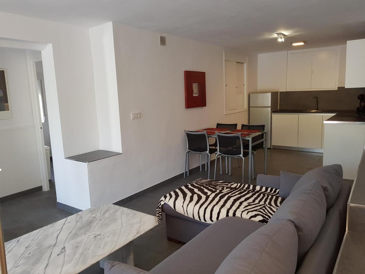 Lovely Bungalow For Four Close To Beach And City In Torrevieja Dış mekan fotoğraf
