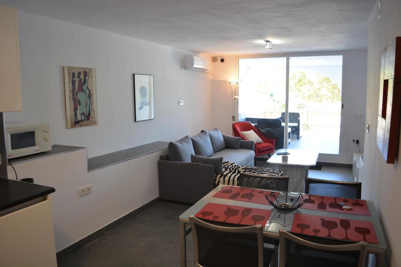 Lovely Bungalow For Four Close To Beach And City In Torrevieja Dış mekan fotoğraf